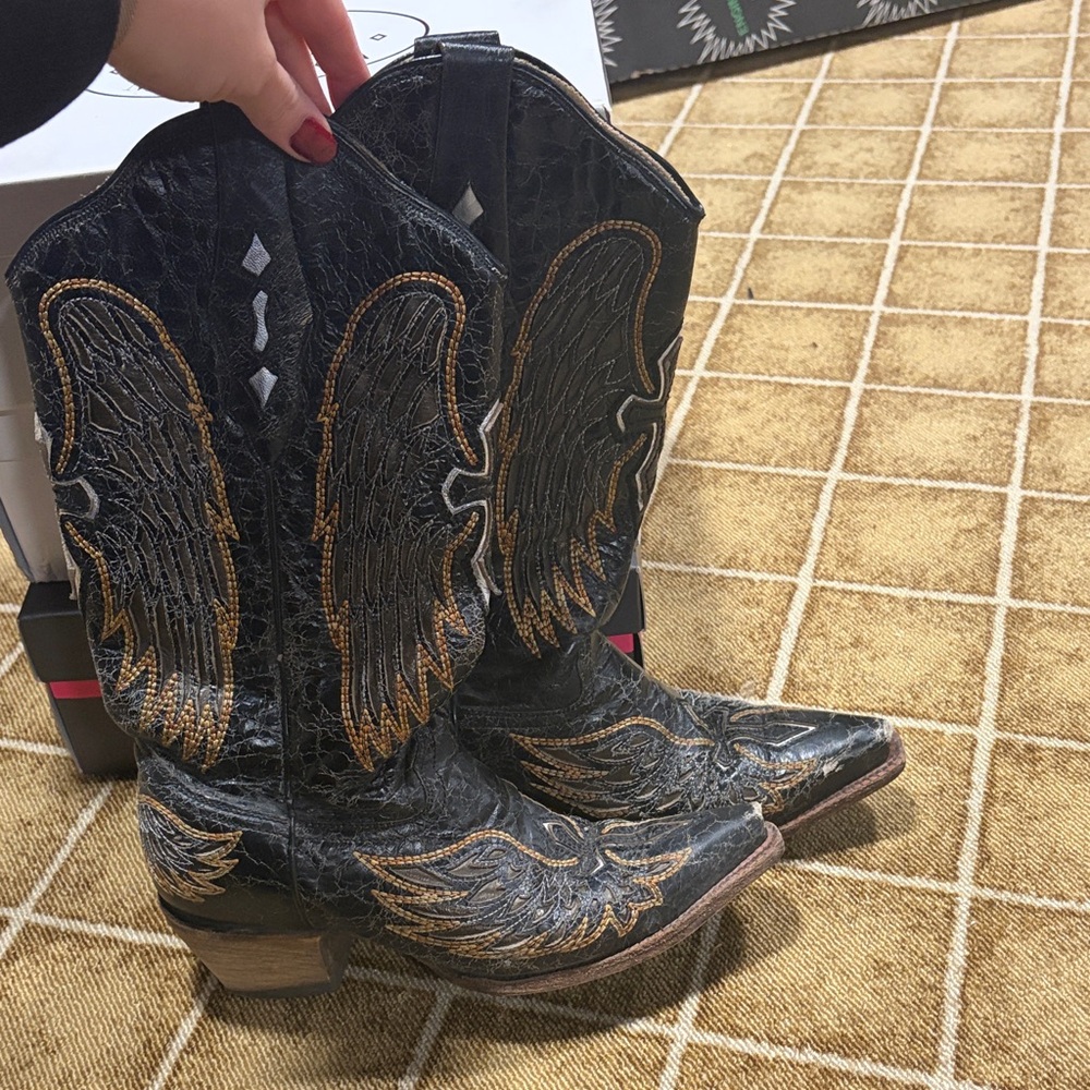 Corral Black and Gold Winged Heeled Boots